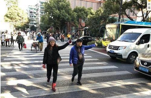 肥乡头条不礼让行人,共建文明出行——肥乡区不礼让行人现象整治行动