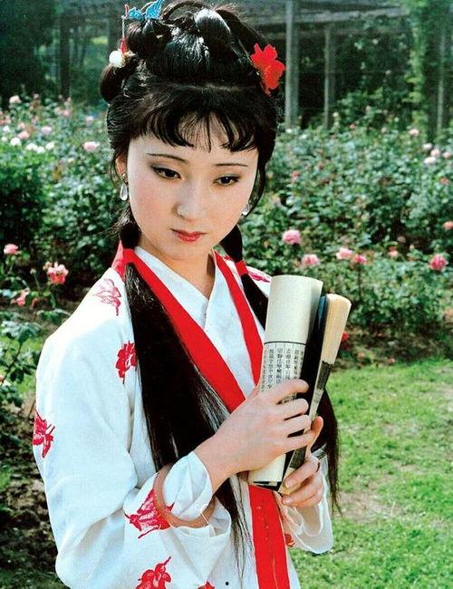 电影明星演员陈晓旭,从红楼梦到人生舞台的璀璨星辉